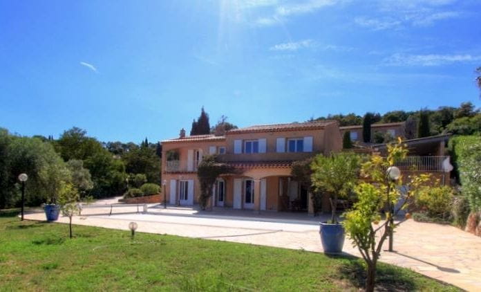 7-room villa with swimming pool, carport and sea view, in les issambres (3)