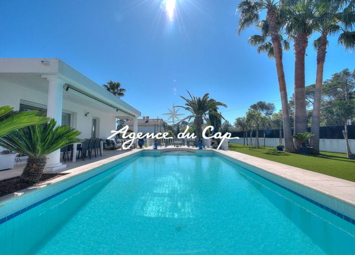 ** sous  compromis** saint raphael valescure les golfs villa 7 pièces 210m² piscine (1)