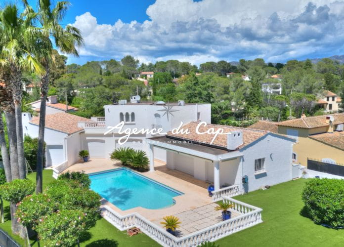 ** sous  compromis** saint raphael valescure les golfs villa 7 pièces 210m² piscine (14)