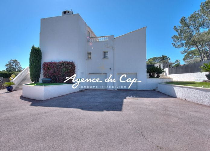 ** sous  compromis** saint raphael valescure les golfs villa 7 pièces 210m² piscine (4)