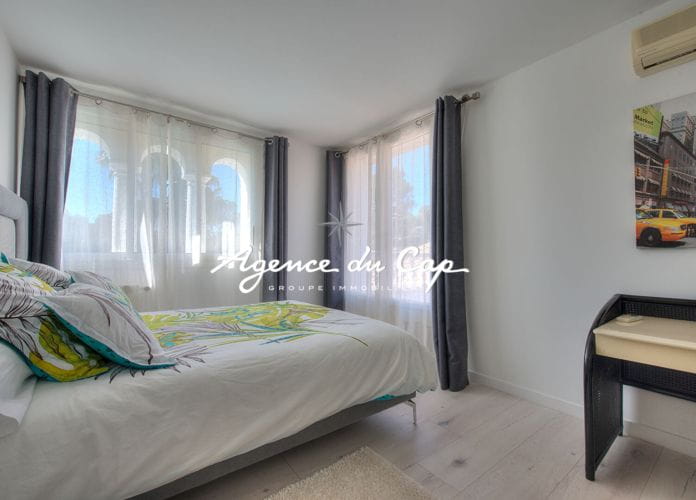 ** sous  compromis** saint raphael valescure les golfs villa 7 pièces 210m² piscine (6)