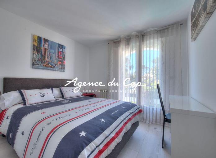 ** sous  compromis** Saint-Raphaël Valescure les golfs villa 7 pièces 210m² piscine