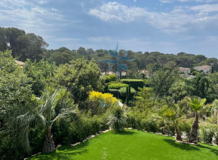 Fréjus villa contemporaine neuve avec piscine