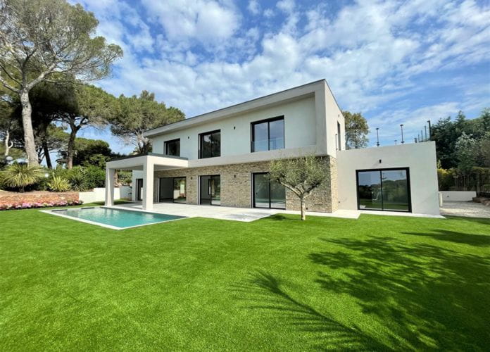 Frejus villa contemporaine neuve avec piscine (0)