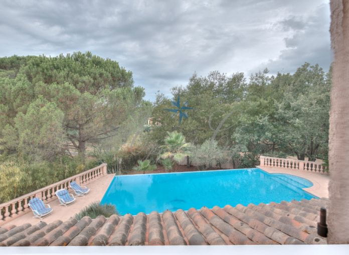 Villa Saint-Raphaël 6 pièce(s) 131 m2