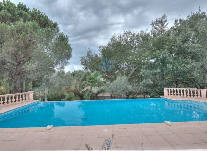 Villa Saint-Raphaël 6 pièce(s) 131 m2