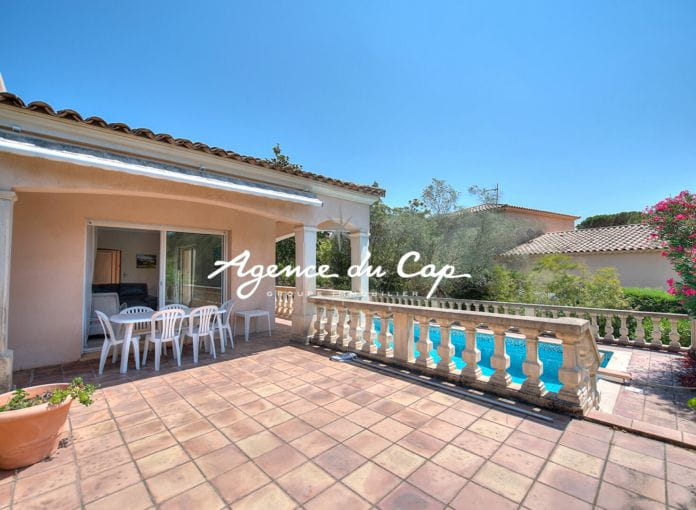 Villa Saint-Raphaël 6 pièce(s) 135 m2