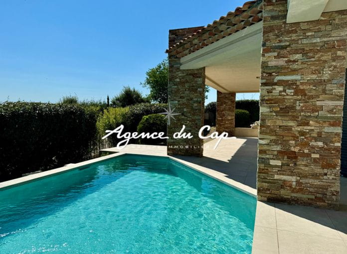 Single storey villa Saint-Raphaël Valescure 6 room(s) 165 m2