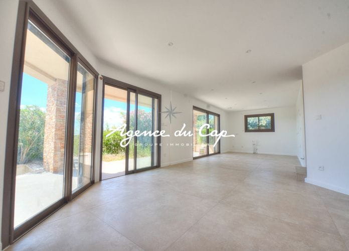 Single storey villa saint raphael valescure 6 room(s) 165 m2 (2)