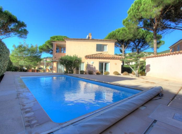 For sale detached villa with swimming pool and jacuzzi, in les Issambres