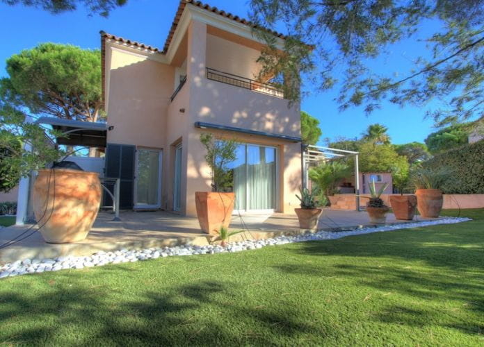 For sale detached villa with swimming pool and jacuzzi, in les issambres (0)