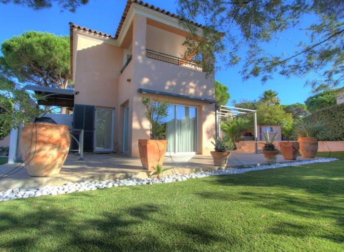 For sale detached villa with swimming pool and jacuzzi, in les Issambres