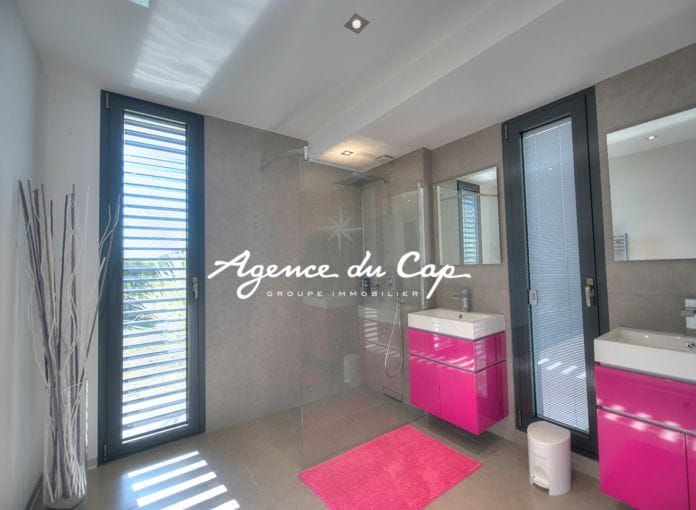 Villa Saint-Raphaël 7 pièce(s) 260 m2