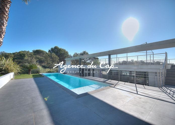 **sous compromis**   saint raphael valescure villa contemporaine 7 pieces 216m² piscine (15)