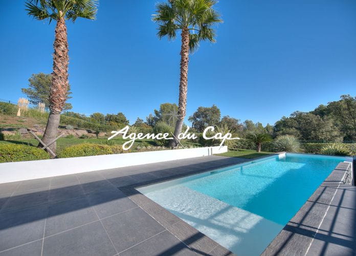 **sous compromis**   saint raphael valescure villa contemporaine 7 pieces 216m² piscine (3)