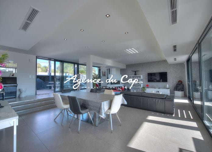 **sous compromis**   saint raphael valescure villa contemporaine 7 pieces 216m² piscine (5)