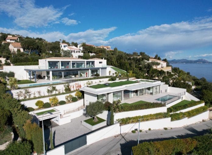 Ensemble de propriété avec vue mer panoramique, aux Issambres