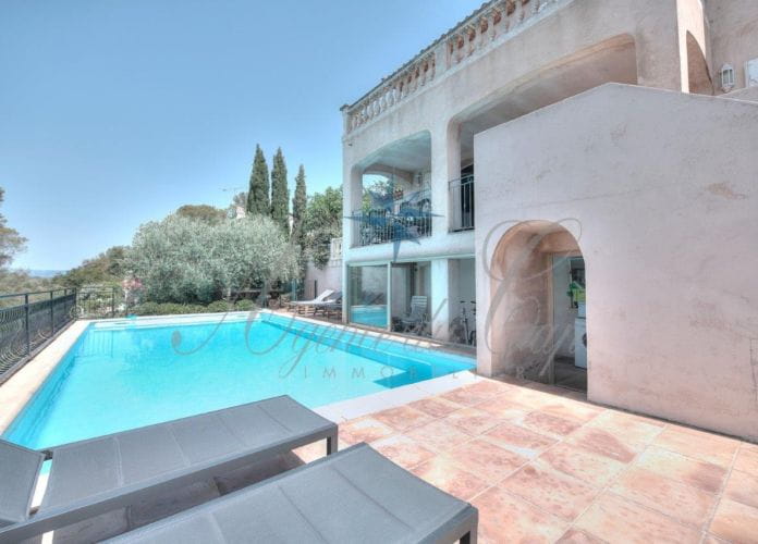 Charming villa with clear view 221 m2, 4 bedrooms t2 saint raphael (13)