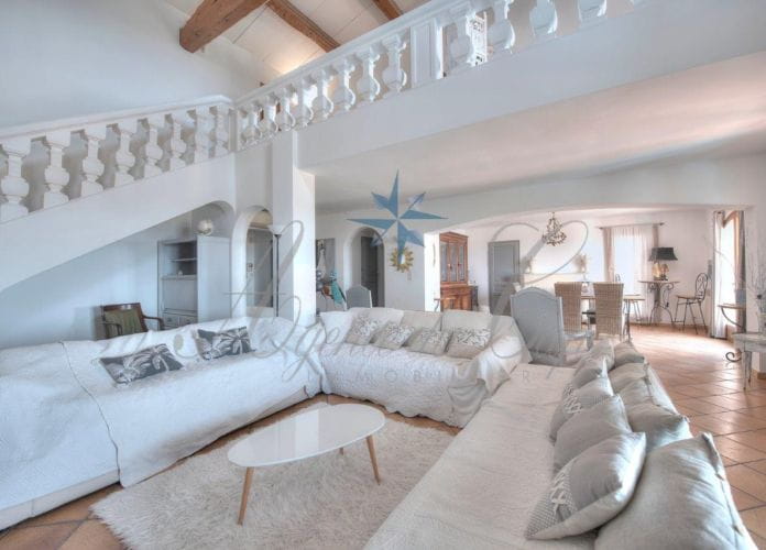 Charming villa with clear view 221 m2, 4 bedrooms t2 saint raphael (2)