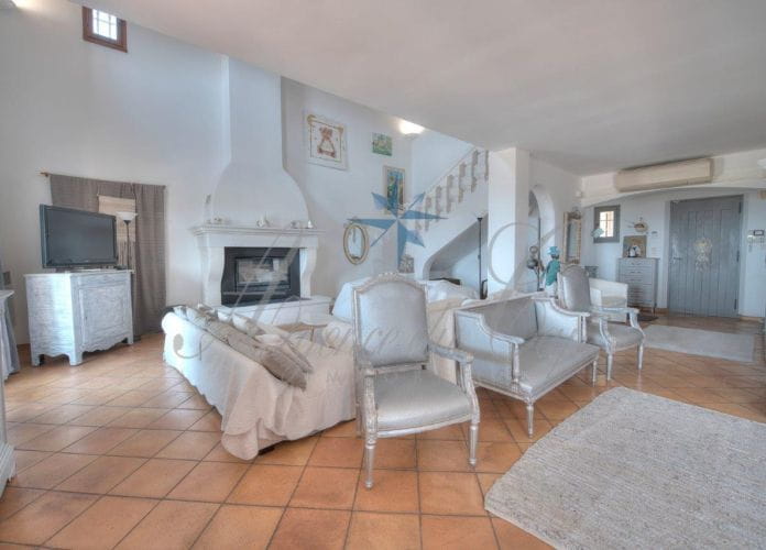 Charming villa with clear view 221 m2, 4 bedrooms t2 saint raphael (3)