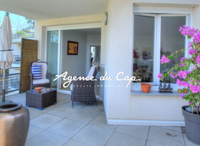 Saint-Raphaël Boulouris appartement vue mer avec piscine et garage