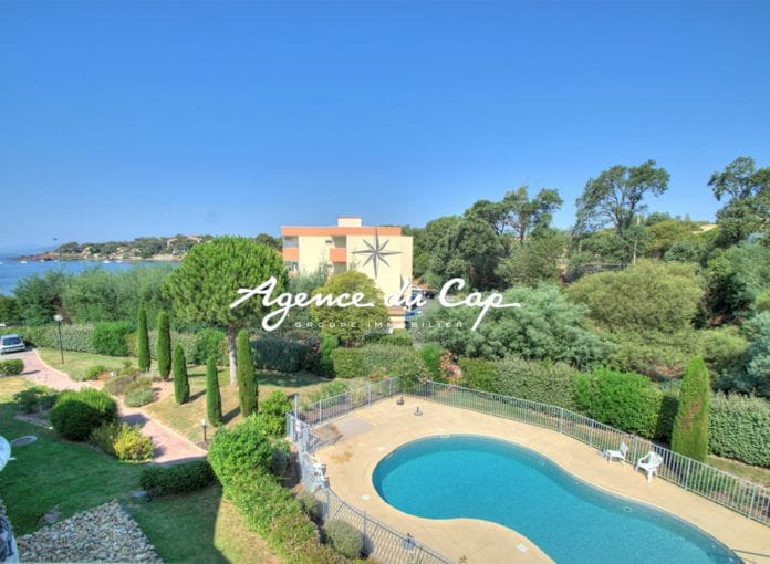 Saint-Raphaël Boulouris appartement vue mer avec piscine et garage