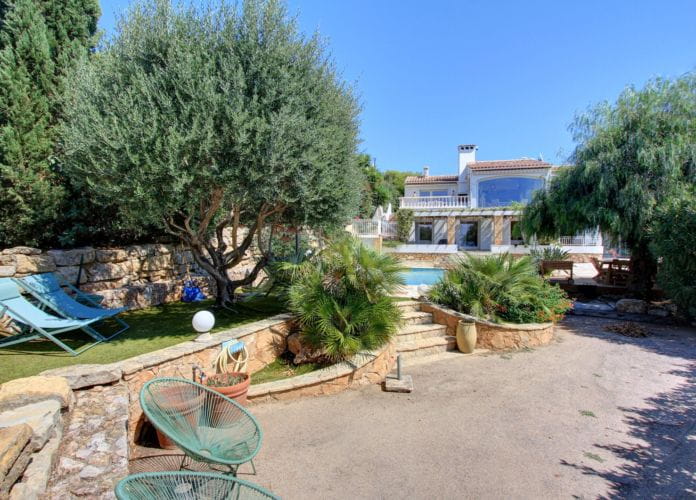 8-room villa 285m2 with 6 en-suite bedrooms, in les issambres (3)