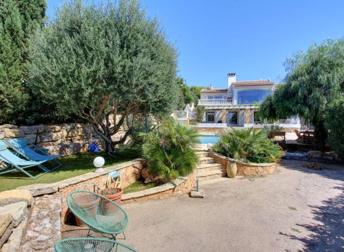 8-room villa 285m2 with 6 en-suite bedrooms, in les Issambres