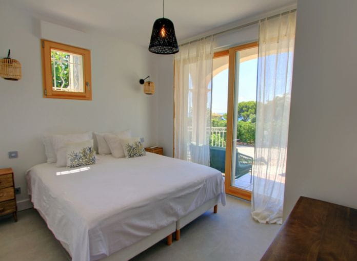 8-room villa 285m2 with 6 en-suite bedrooms, in les Issambres