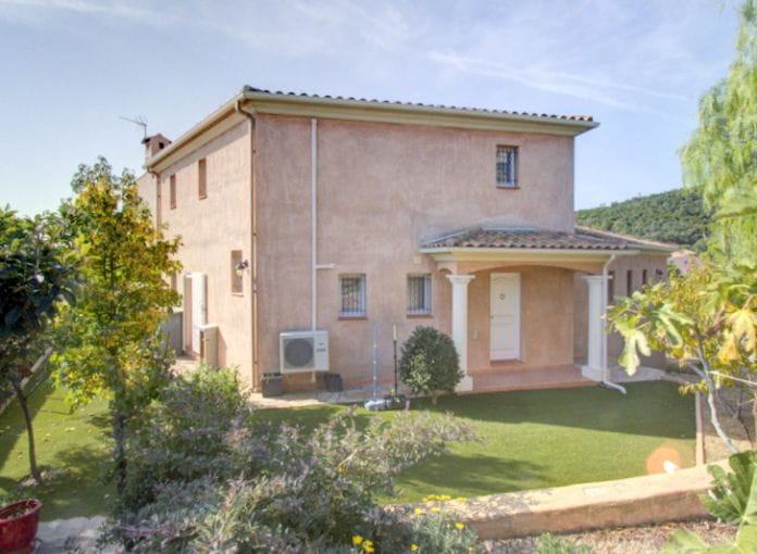 Villa with 4 bedrooms, swimming pool and garage, in les Issambres