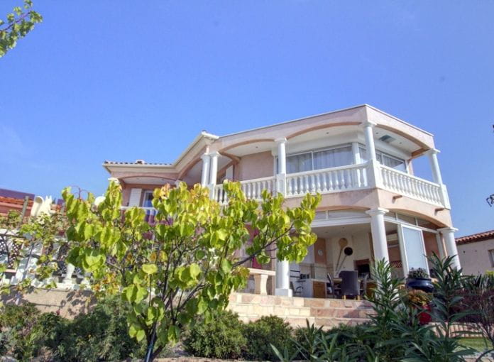 Villa avec 4 chambres piscine et garage, aux Issambres