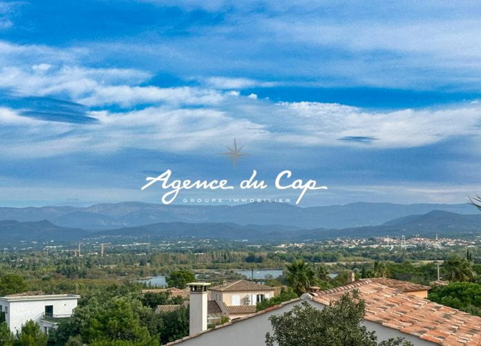 For sale villa 157sqm with 4 bedrooms swimming pool and double garage, view of the ponds and the esterel mountains in saint aygulf (2)