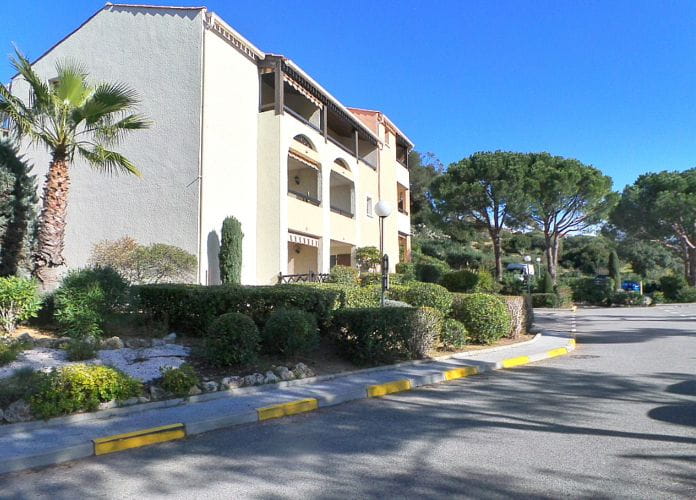 3-room apartment with sea view and pool, in les issambres (8)