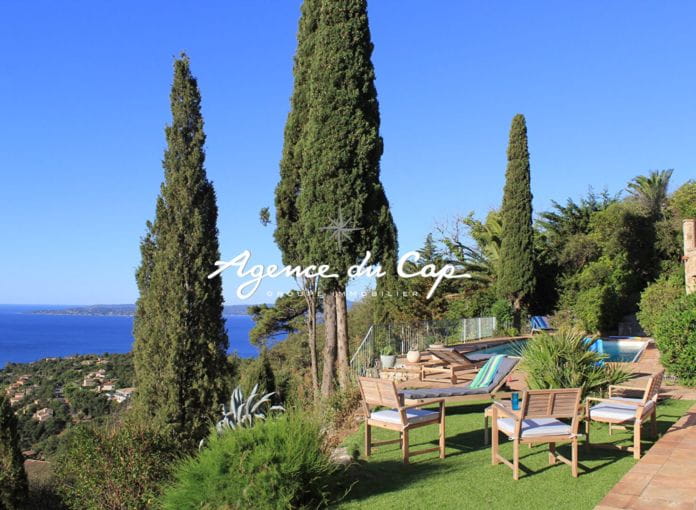 Villa 7 pieces avec vue mer panoramique sur le golfe de saint tropez, avec piscine et garage,