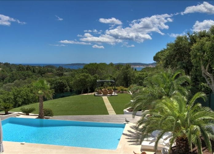 7 room architect villa for sale with sea view, pool and double garage, located in grimaud, near the beauvallon golf (3)