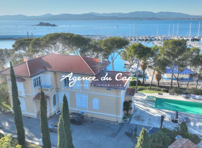 Villa de caractere sur le port santa lucia vue mer tout a pied avec piscine a Saint-Raphaël