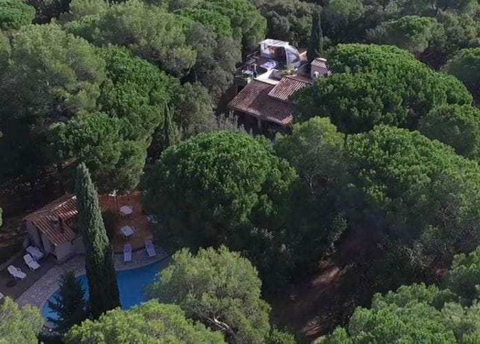 A vendre propriété de 288m2 12 pièces terrain de 1 hectare idéal investissement, à roquebrune-sur-argens (6)