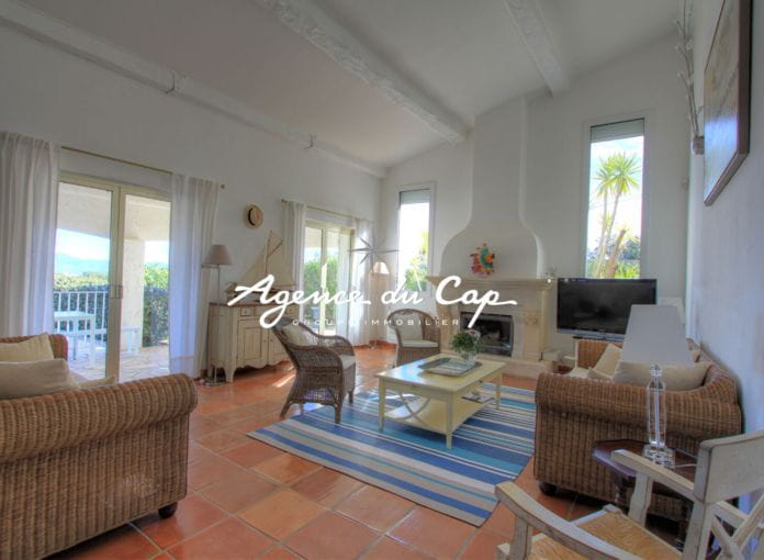 Saint aygulf villa 7 rooms 5 bedrooms pool sea view