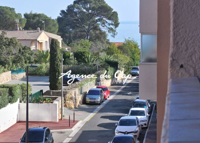 Studio avec balcon apercu mer et parking cave à saint aygulf (0)