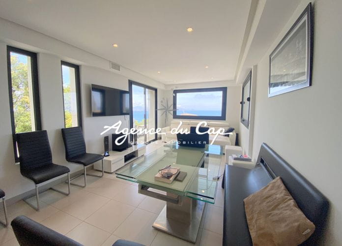 Appartement t3 82m² avec 2 chambres vue mer panoramique sur la baie de saint raphael, dans une résidence avec piscine et parking aux issambres (3)