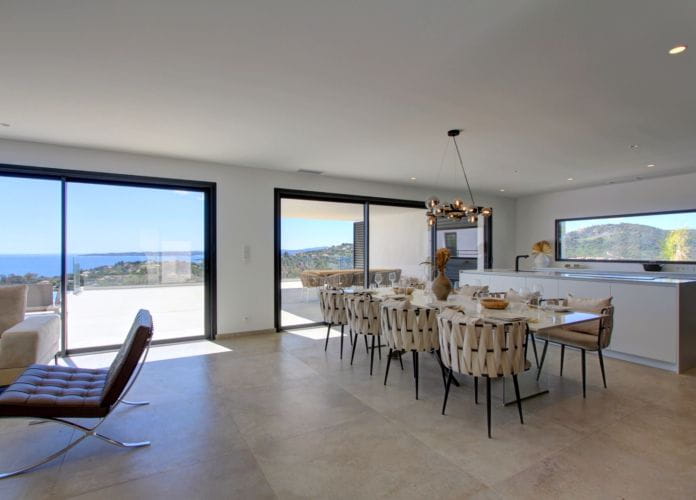 Contemporary villa 287sqm 7 rooms, panoramic sea view of les issambres (3)