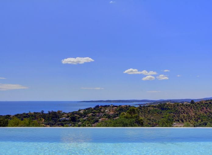 Contemporary villa 287sqm 7 rooms, panoramic sea view of les Issambres