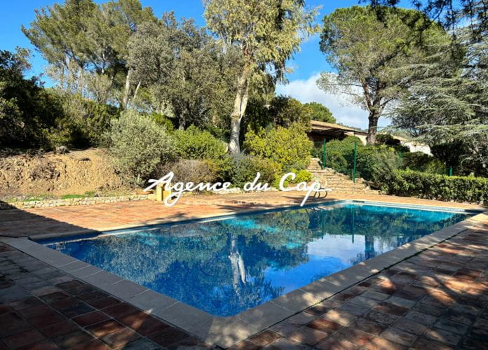 Provencal villa 120sqm 4 rooms pretty sea view, with pool and garage, in issambres (2)