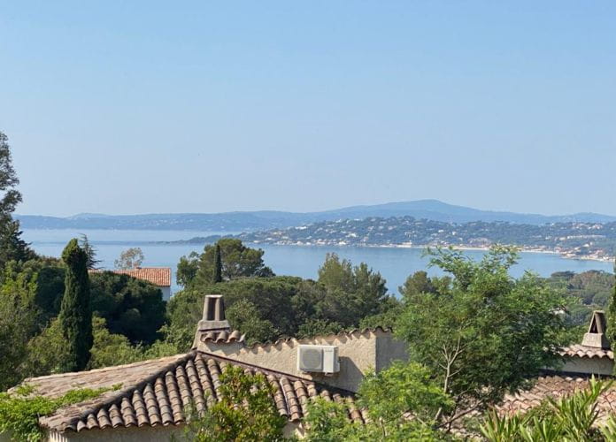 Provencal villa 120sqm 4 rooms pretty sea view, with pool and garage, in issambres (0)