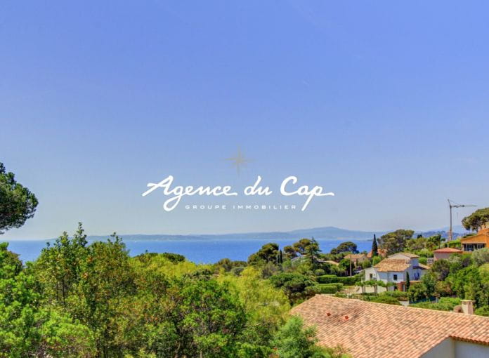 Contemporary villa 300sqm 7 rooms, sea view, near beach and center of les Issambres