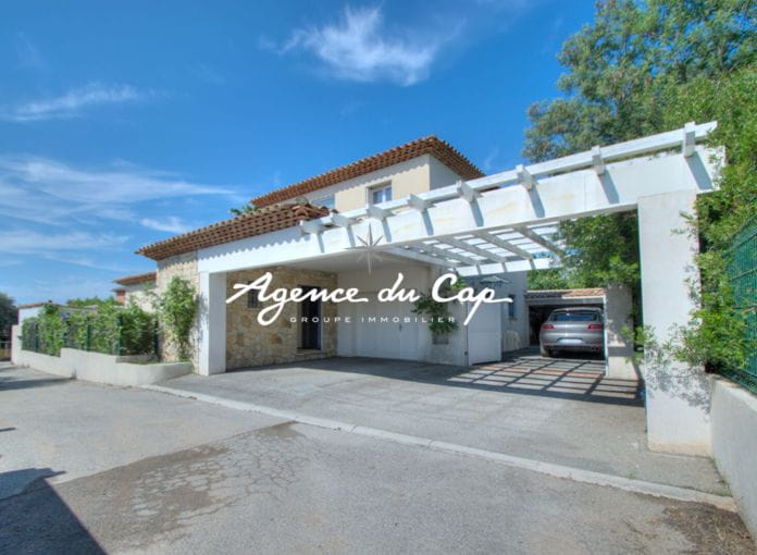 Villa 5 pieces avec piscine et garage double  a Fréjus