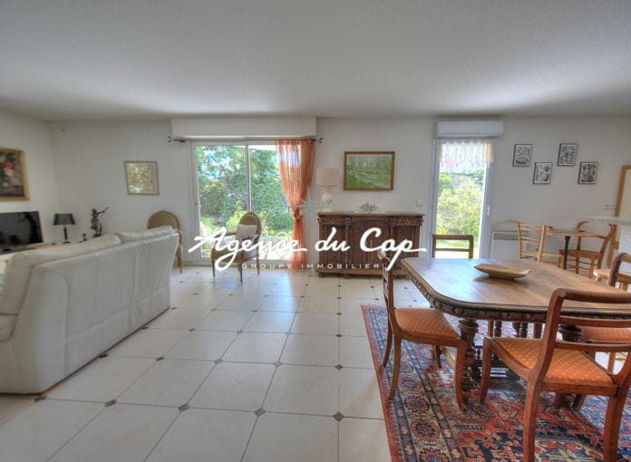 Saint-raphael three-room apartment rdj, 90 m2, with garden, parking