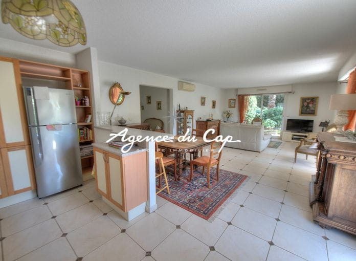 Saint-raphael three-room apartment rdj, 90 m2, with garden, parking