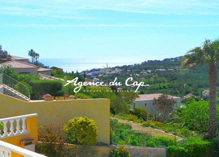 Sea view villa 177sqm 7 rooms with 4 bedrooms, swimming pool garage and car port, in les issambres (0)