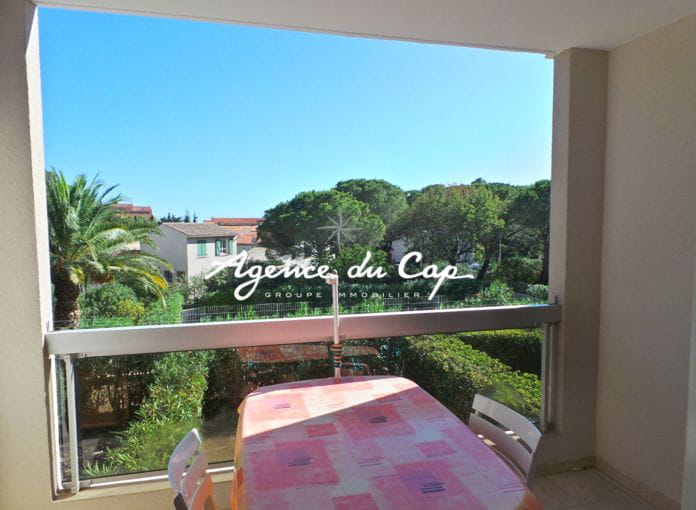 Appartement 2 pieces avec piscine terrasse et parking a saint aygulf